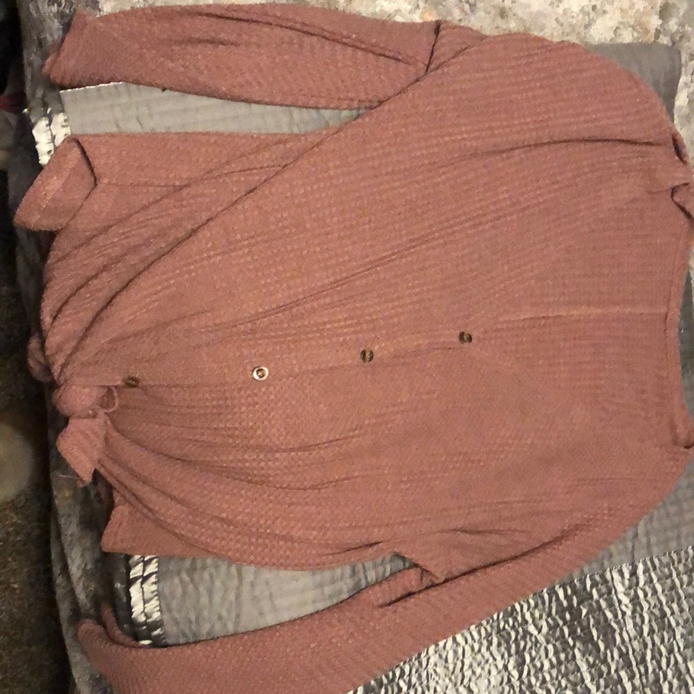 Rust red shirt with V-Neck